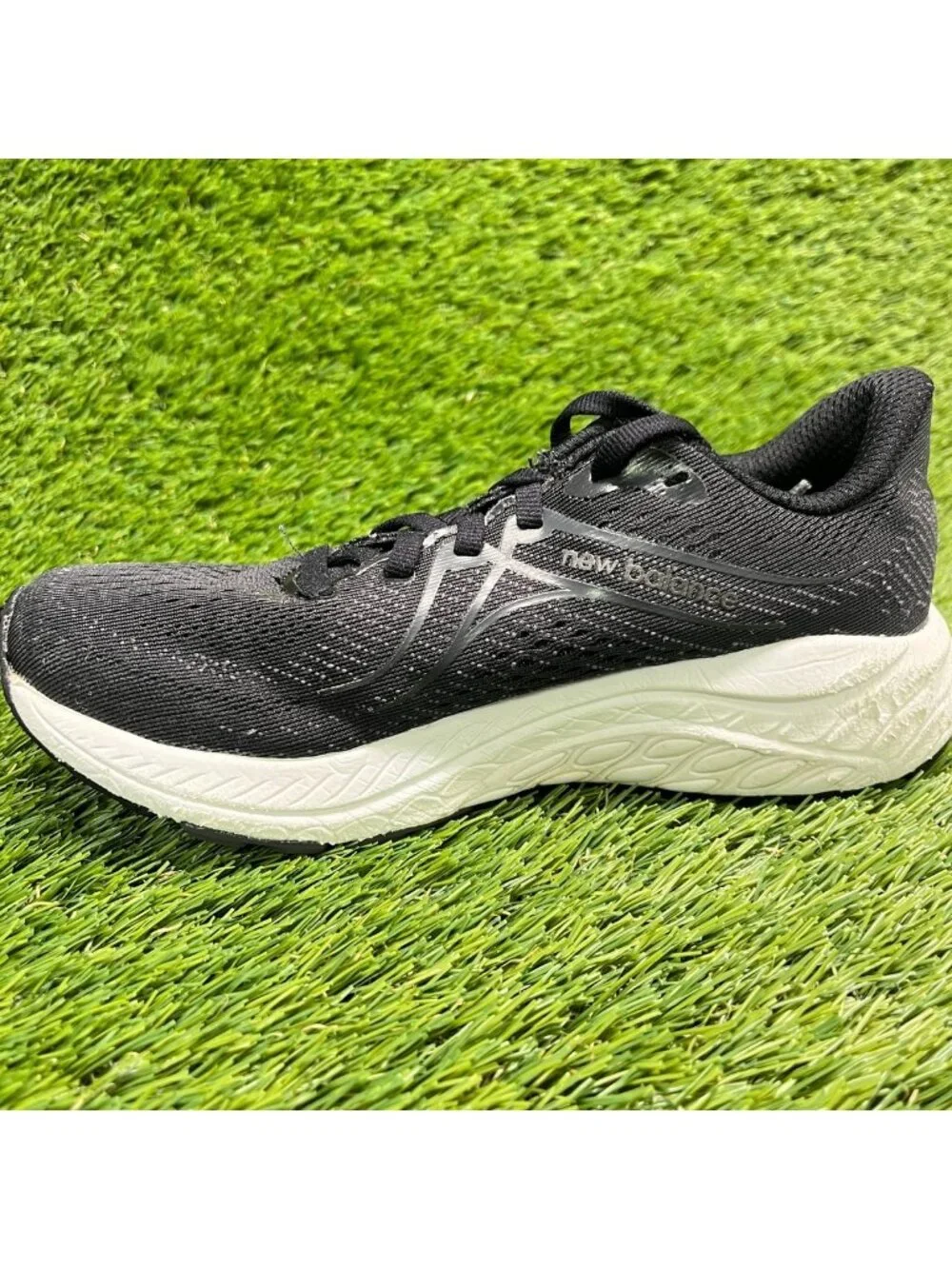 New Balance Fresh Foam X860v13 Boys Size 2Y Black White Running Shoes Sneakers